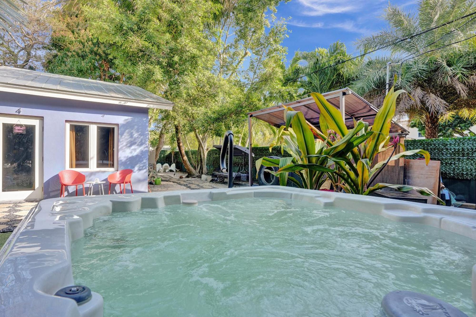Kiki 3 - Men'S Clothing Optional Guest Houses Wilton Manors Bagian luar foto